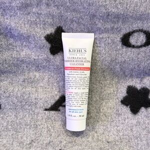 Kiehl’s ultra facial barrier-hydrating cleanser travel size 30ml